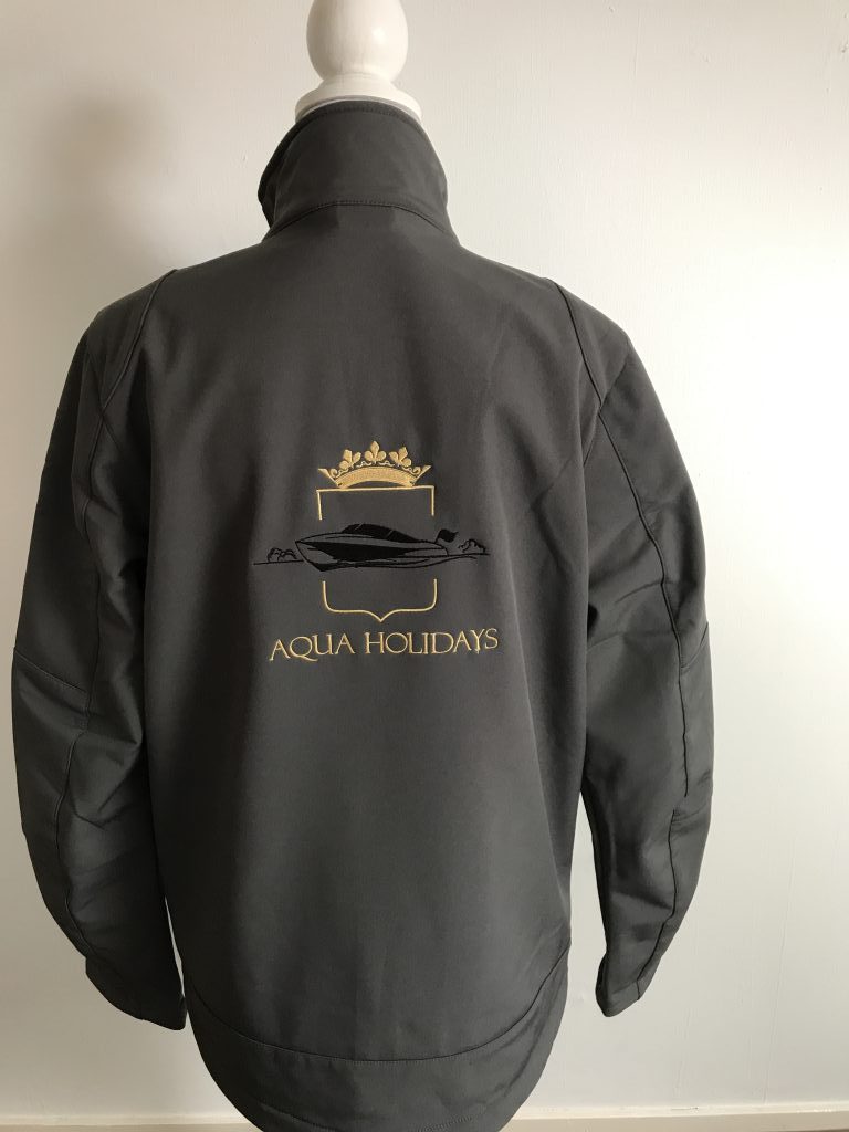 Bedrijfskleding, Aqua Holidays soft shell, door ZijHaven3, borduurstudio Lemmer