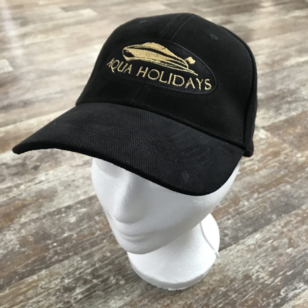 Bedrijfskleding, Aqua Holidays cap, door ZijHaven3, borduurstudio Lemmer