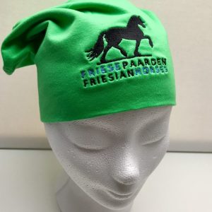 Paardensport, Muts sporty beanie,appel groen, met logo Friese Paarden / Friesian Horses, van ZijHaven3,borduurstudio Lemmer