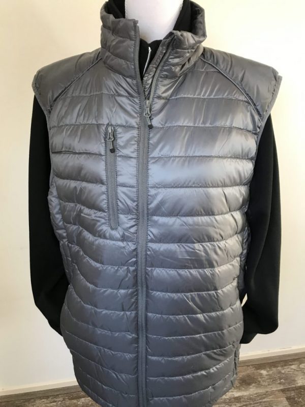 Paardensport, gewatteerde bodywarmer, door ZijHaven3, borduurstudio Lemmer