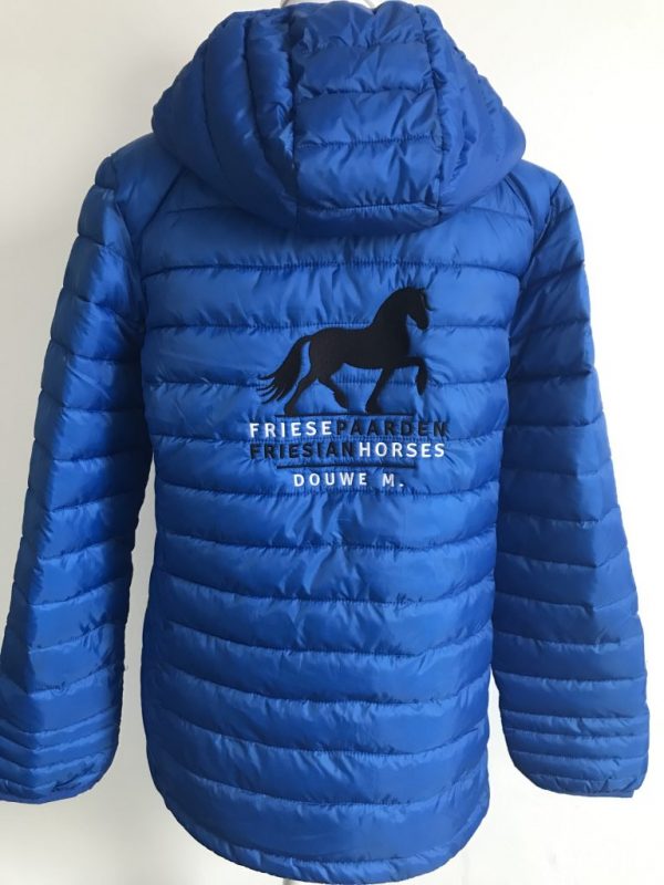 Equestrian sports, personalised quilted jacket with Fries Paarden / Friesian Horses logo, by ZijHaven3, borduurstudio Lemmer